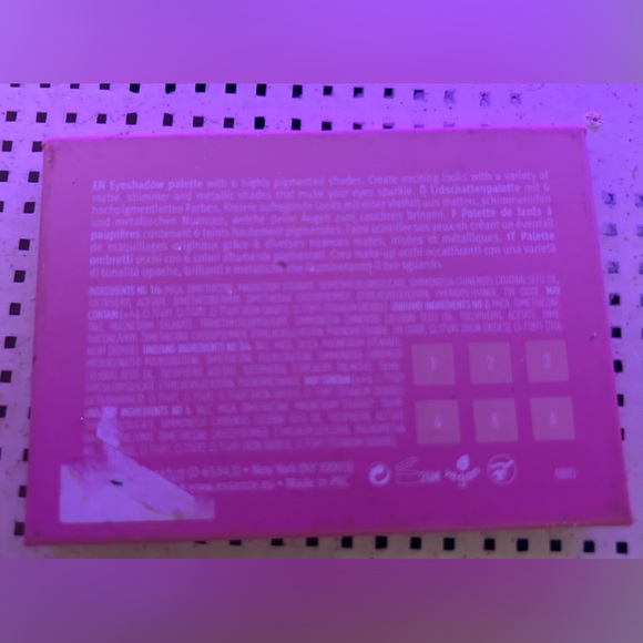 Metallic Eyeshadow Palette 🎨 - Picture 5 of 6